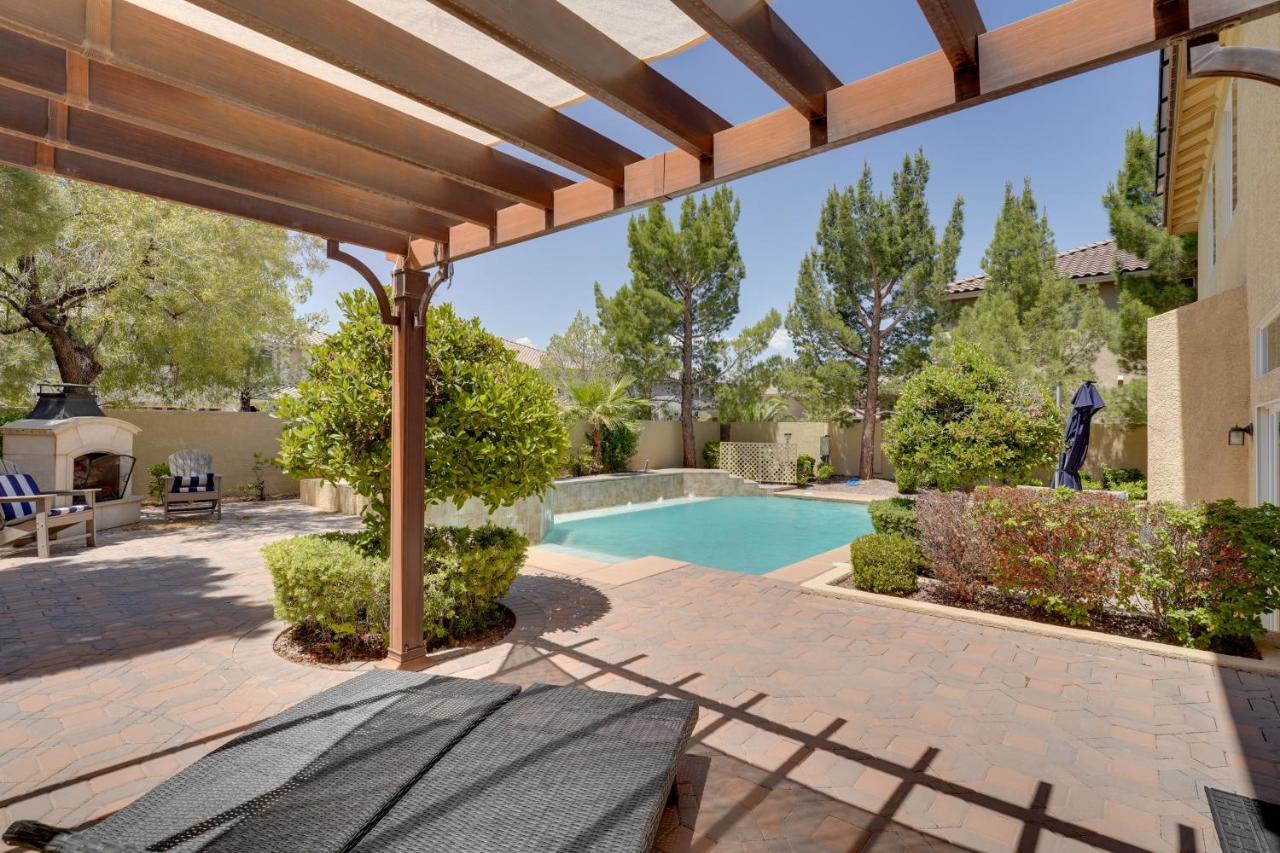 Elegant Las Vegas Home With Pool And Putting Green! Exteriör bild