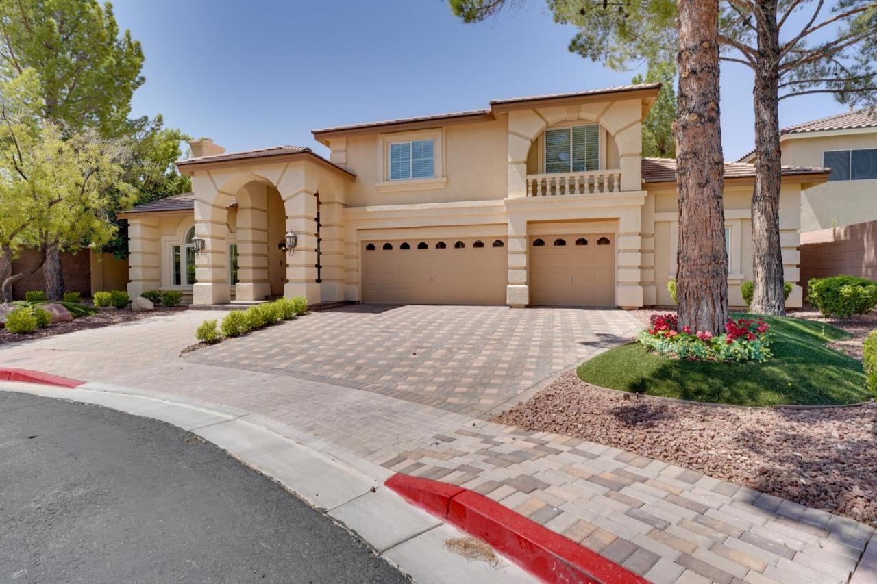 Elegant Las Vegas Home With Pool And Putting Green! Exteriör bild